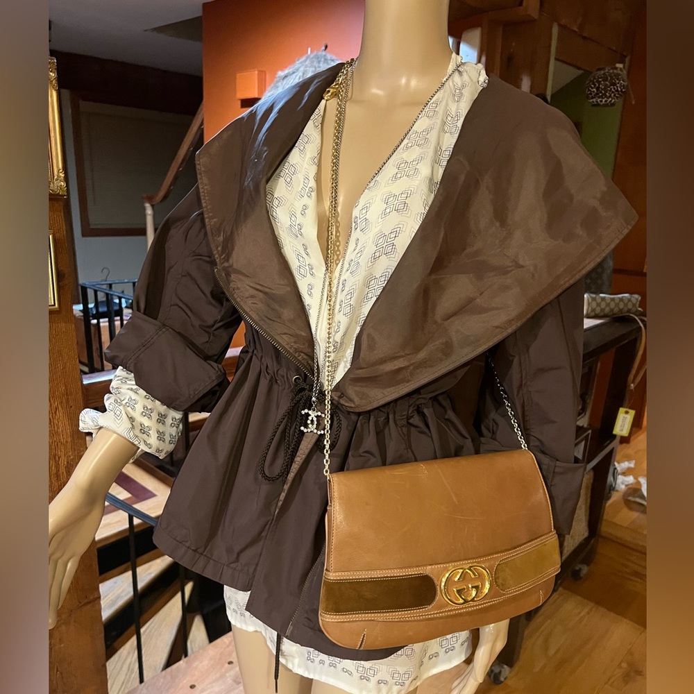 ❗️SOLD❗️Gucci Clutch😍Beautiful very unique Piece vintg great cond 11”x6.5😍😍 - Picture 13 of 16